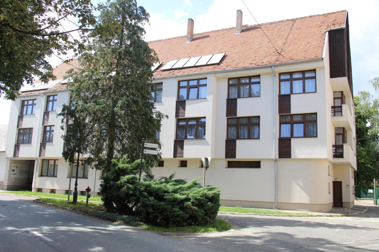 Harangtorony Szálló Kőszeg Exterior foto